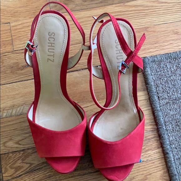 Schutz red platforms - Picture 3 of 3